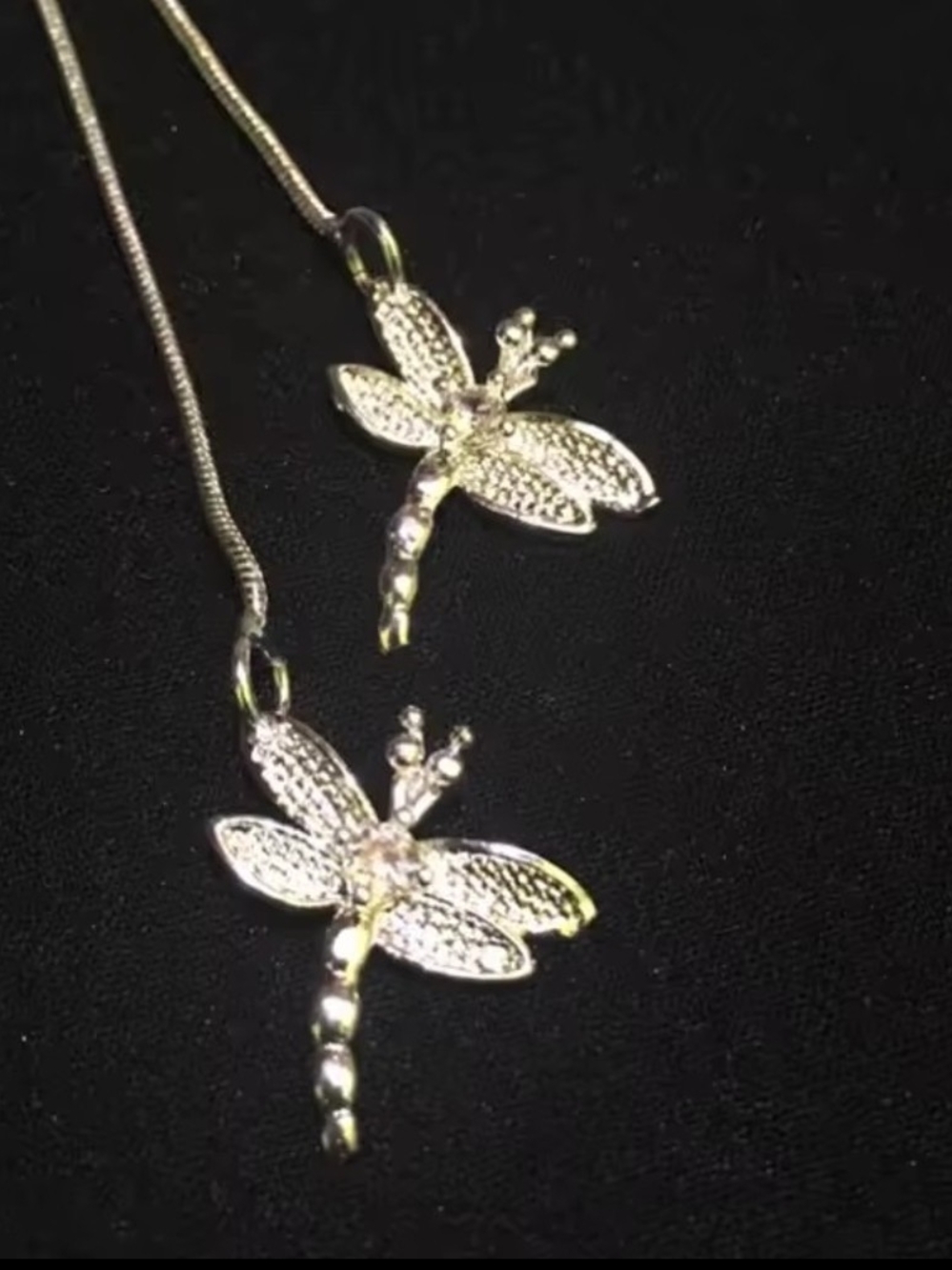 Delicate Dragonfly Pendant Necklace in Silver